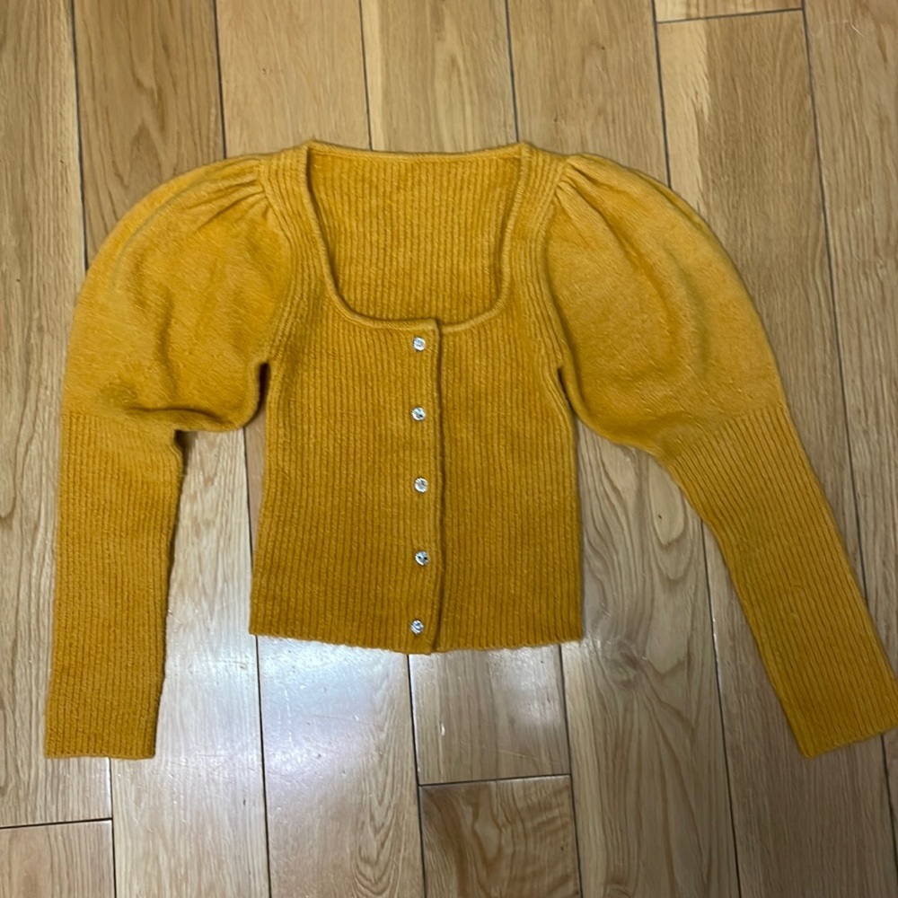 Small yellow mustard ballon long sleeve sweater